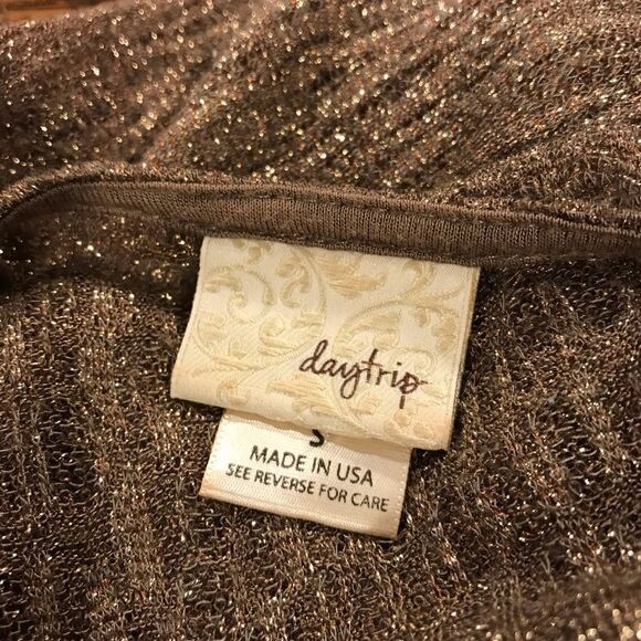 Rhinestones embellished cross short sleeve top - Picture 8 of 11